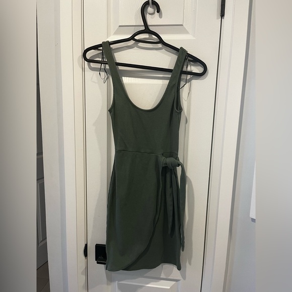 Zara Dresses & Skirts - Womens Size Small Green Sleeveless Dress Zara comfy Stretchy tie feature